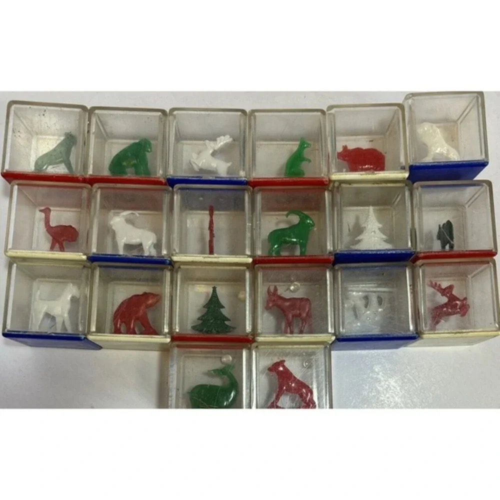 20 Vtg Children's Clear Toy Blocks Rattles Lucite Plastic Animals‎ Beads